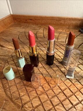 💄NWT 4 pack Assorted Pink and Brown Lipstick Set — NYC and more